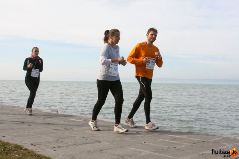 Balaton Maraton félmaraton Siófok Háhn Ágnes, Halász Róbert Félmaraton futás Balaton Maraton Siófok, Háhn Ágnes, Halász Róbert