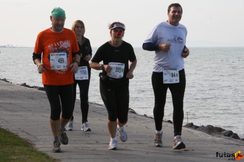 Balaton Maraton félmaraton Siófok Károlyi Lajos, Róthné Mong Márta, Ruthart Vilmos Félmaraton futás Balaton Maraton Siófok, Károlyi Lajos, Róthné Mong Márta, Ruthart Vilmos