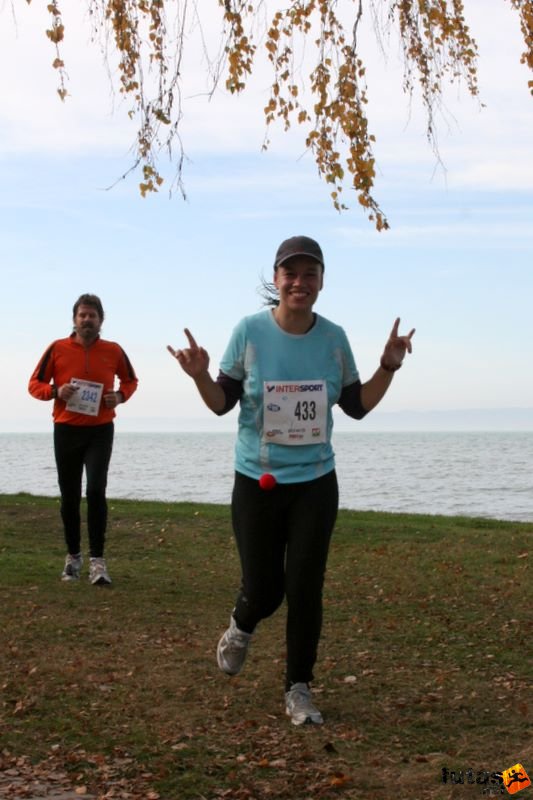 Balaton Maraton félmaraton Siófok Szántai Vecsera Orsolya Félmaraton futás Balaton Maraton Siófok, Szántai Vecsera Orsolya