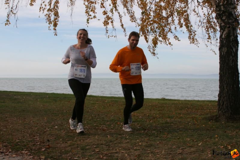 Balaton Maraton félmaraton Siófok Háhn Ágnes, Halász RóbertPápa Félmaraton futás Balaton Maraton Siófok, Háhn Ágnes, Halász RóbertPápa