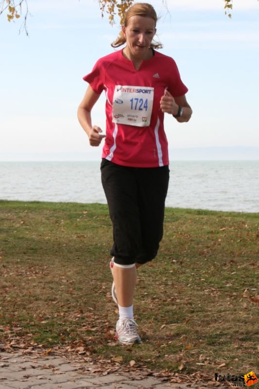 Balaton Maraton félmaraton Siófok Ihász Orsolya, Zalaegerszeg Balaton Maraton Siófok félmaraton futás, Ihász Orsolya, Zalaegerszeg