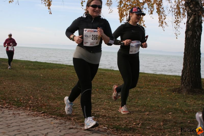 Balaton Maraton félmaraton Siófok Radnóthy Tünde, Ráckeve Balaton Maraton Siófok félmaraton futás, Radnóthy Tünde, Ráckeve