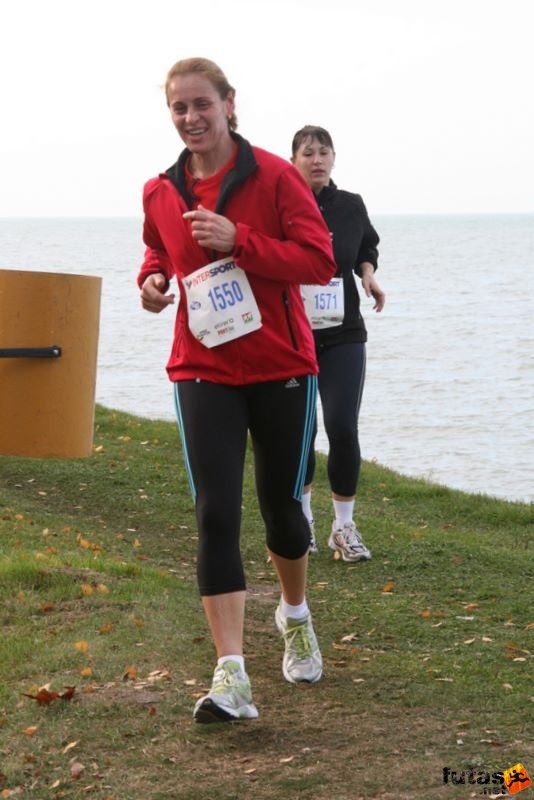 Balaton Maraton félmaraton Siófok Oláhné Túri Magdolna Balaton Maraton Siófok félmaraton futás, Oláhné Túri Magdolna