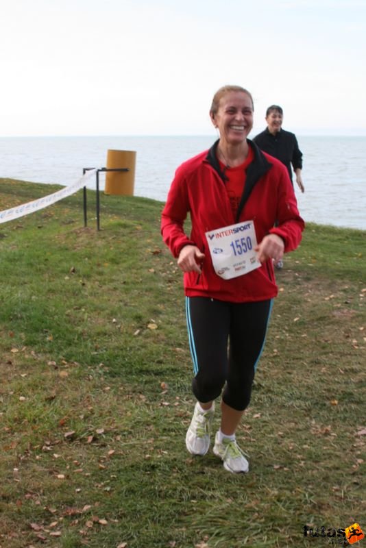 Balaton Maraton félmaraton Siófok Oláhné Túri Magdolna Füzesgyarmat Balaton Maraton Siófok félmaraton futás, Oláhné Túri Magdolna Füzesgyarmat
