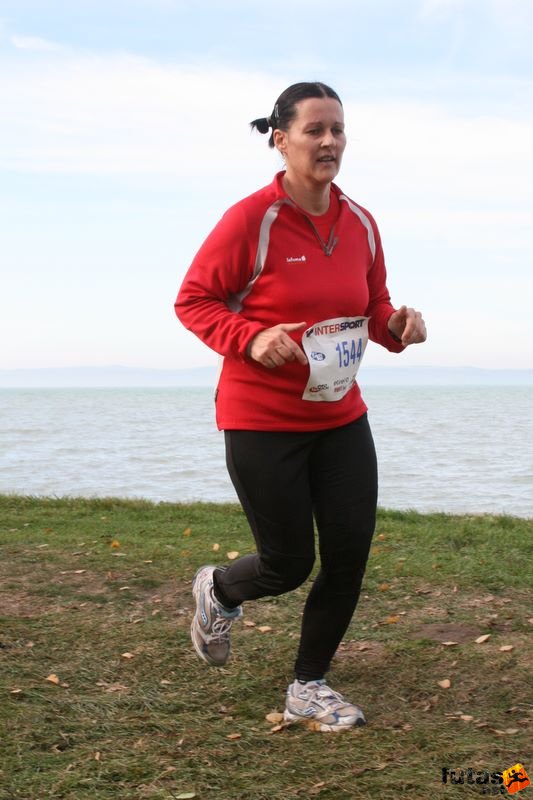 Balaton Maraton félmaraton Siófok Kovács Krisztina, Füzesgyarmat Balaton Maraton Siófok félmaraton futás, Kovács Krisztina, Füzesgyarmat