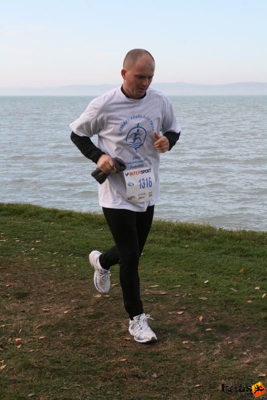 Balaton Maraton félmaraton Siófok Benke Zoltán, Öt-Kőrösi Gátfutó Balaton Maraton Siófok félmaraton futás, Benke Zoltán, Öt-Kőrösi Gátfutó