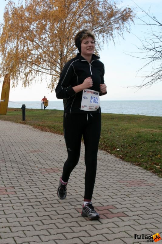 Balaton Maraton félmaraton Siófok Várszegi Erika Balaton Maraton Siófok félmaraton futás, Várszegi Erika