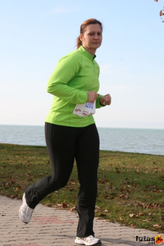 Balaton Maraton félmaraton Siófok Bakó Györgyi, Paks Balaton Maraton Siófok félmaraton futás, Bakó Györgyi, Paks