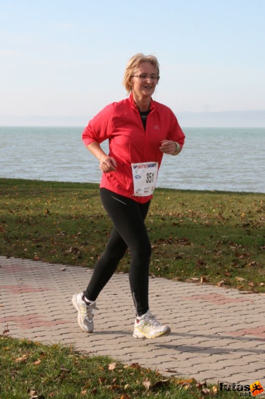 Balaton Maraton félmaraton Siófok Szabóné Huszár Erika, Hirös Futó Klub, Kecskemét Balaton Maraton Siófok félmaraton futás, Szabóné Huszár Erika, Hirös Futó Klub, Kecskemét