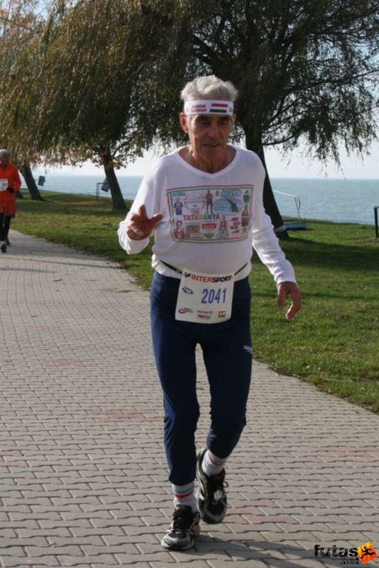 Balaton Maraton félmaraton Siófok futó Tumpek Sándor, Sprint Futóklub Tata, Gyömrő Balaton Maraton Siófok félmaraton futás, futó Tumpek Sándor, Sprint Futóklub Tata, Gyömrő