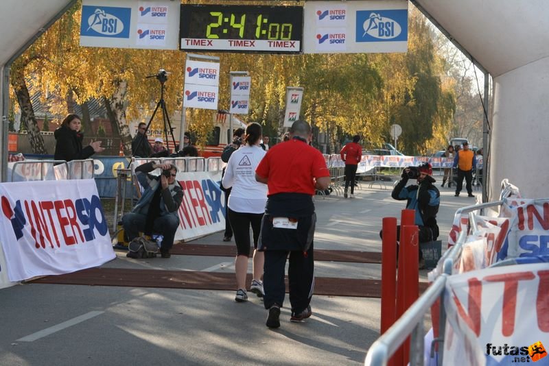 Balaton Maraton félmaraton Siófok Balaton Maraton befutó, CÉL Balaton Maraton Siófok félmaraton futás, Balaton Maraton befutó, CÉL