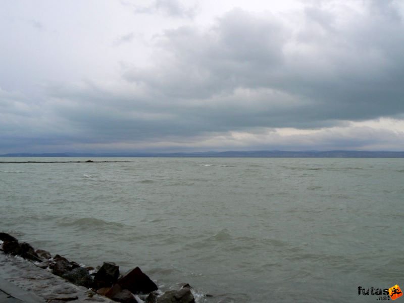 Balaton Szupermaraton futóverseny balaton_szupermaraton_366.jpg Balaton látkép Balaton Szupermaraton ultramarathon futóverseny, Balaton látkép