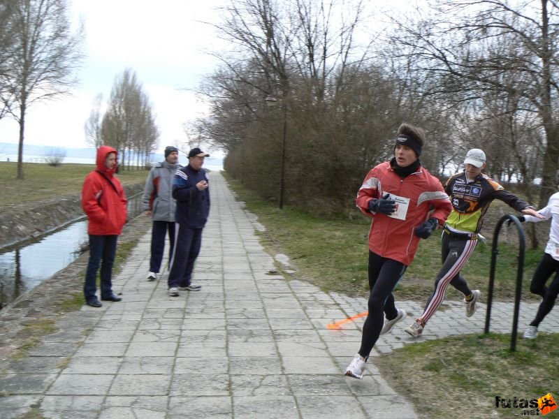 Balaton Szupermaraton futóverseny balaton_szupermaraton_405.jpg váltósok Balaton Szupermaraton ultramarathon futóverseny, váltósok