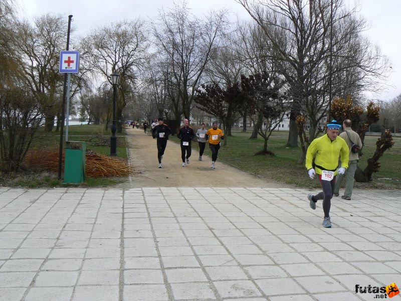 Balaton Szupermaraton futóverseny balaton_szupermaraton_423.jpg csörgősipka Balaton Szupermaraton ultramarathon futóverseny, csörgősipka