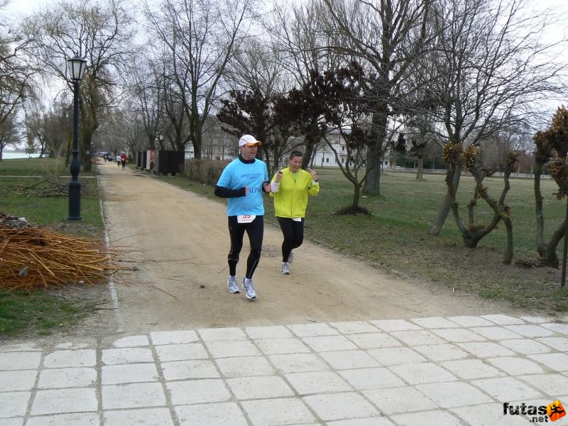 Balaton Szupermaraton futóverseny balaton_szupermaraton_426.jpg Péter és Edit Balaton Szupermaraton ultramarathon futóverseny, Péter és Edit
