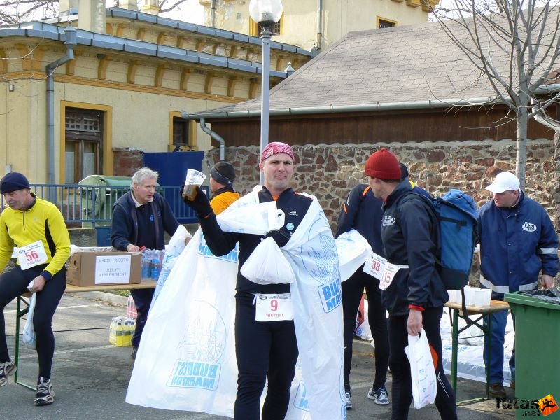 Balaton Szupermaraton futóverseny balaton_szupermaraton_479.jpg sör Balaton Szupermaraton ultramarathon futóverseny, sör