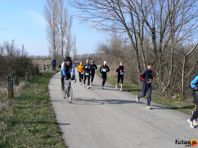 Balaton Szupermaraton futóverseny balaton_szupermaraton_688.jpg balaton_szupermaraton_688.jpg Balaton Szupermaraton ultramarathon futóverseny, balaton_szupermaraton_688.jpg