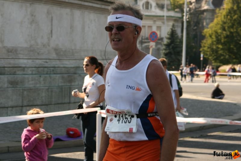 Spar Budapest Maraton 2009 van Baren Willem, Woerden Spar Budapest Maraton Running Spar Budapest Marathon Heroes' Square, van Baren Willem, Woerden
