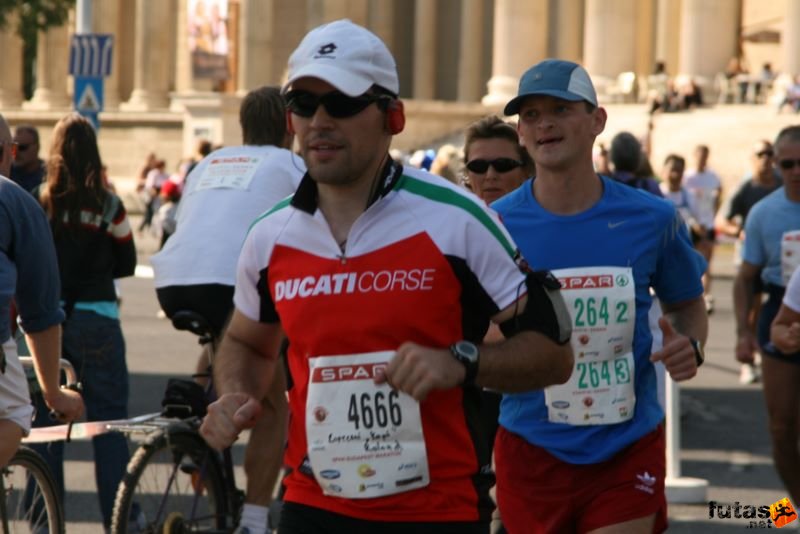 Spar Budapest Maraton 2009 Kopecsni Roland, Dunaszerdahely Spar Budapest Maraton Running Spar Budapest Marathon Heroes' Square, Kopecsni Roland, Dunaszerdahely