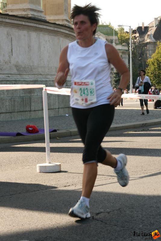 Spar Budapest Maraton futás 2009 spar_budapest_marathon_4351.jpg Spar Budapest Maraton futás Hősök tere, spar_budapest_marathon_4351.jpg