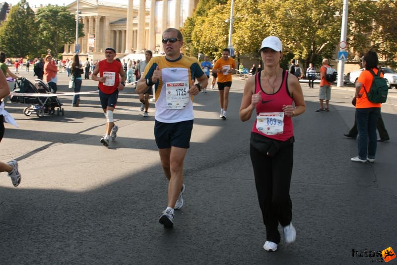 Spar Budapest Maraton 2009 Szalai Zoltán, Last minute Spar Budapest Maraton Running Spar Budapest Marathon Heroes' Square, Szalai Zoltán, Last minute