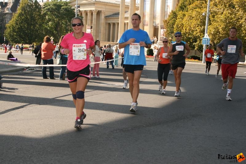 Spar Budapest Maraton 2009 Őrsi Anna Eger, Verdon János Spar Budapest Maraton Running Spar Budapest Marathon Heroes' Square, Őrsi Anna Eger, Verdon János
