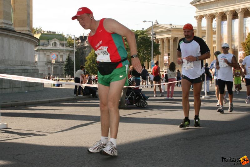 Spar Budapest Maraton futás 2009 Kocsi Zsolt, Zsámbék Spar Budapest Maraton futás Hősök tere, Kocsi Zsolt, Zsámbék