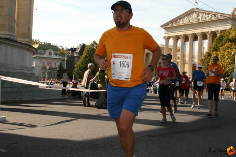 Spar Budapest Maraton futás 2009 Rajnai László Spar Budapest Maraton futás Hősök tere, Rajnai László
