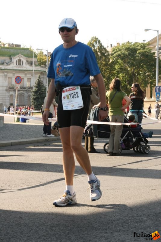 Spar Budapest Maraton 2009 Morócz József Spar Budapest Maraton Running Spar Budapest Marathon Heroes' Square, Morócz József