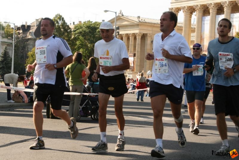 Spar Budapest Maraton futás 2009 Lindqvist Kaj, Kokkola Spar Budapest Maraton futás Hősök tere, Lindqvist Kaj, Kokkola
