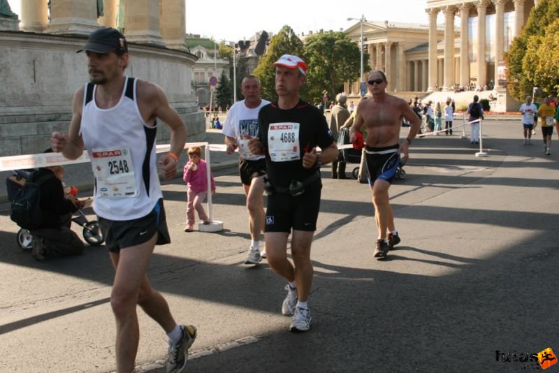 Spar Budapest Maraton 2009 Babicz Dávid, Weyens Stefan Heusden-Zolder Spar Budapest Maraton Running Spar Budapest Marathon Heroes' Square, Babicz Dávid, Weyens Stefan Heusden-Zolder