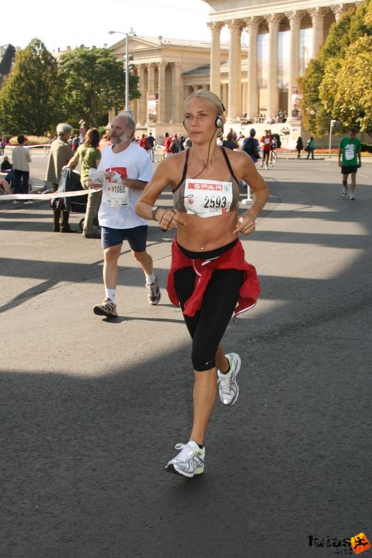 Spar Budapest Maraton 2009 Bánfalvi Anett Spar Budapest Maraton Running Spar Budapest Marathon Heroes' Square, Bánfalvi Anett