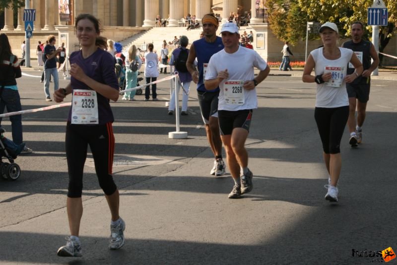 Spar Budapest Maraton futás 2009 Gémes Katalin Spar Budapest Maraton futás Hősök tere, Gémes Katalin