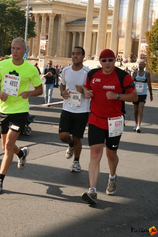 Spar Budapest Maraton 2009 Stibbe Burkhard, Germany Cottbus Spar Budapest Maraton Running Spar Budapest Marathon Heroes' Square, Stibbe Burkhard, Germany Cottbus