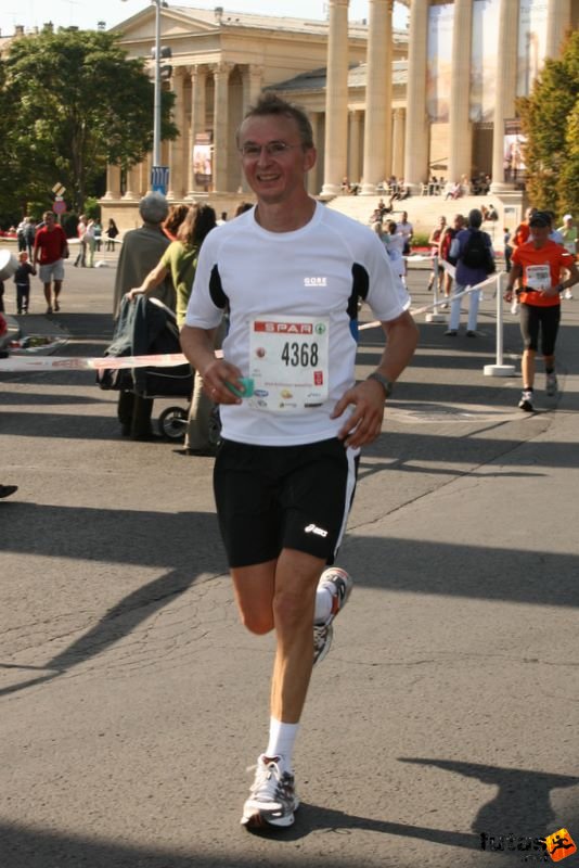 Spar Budapest Maraton futás 2009 Nestler Jens, Bockelwitz Spar Budapest Maraton futás Hősök tere, Nestler Jens, Bockelwitz