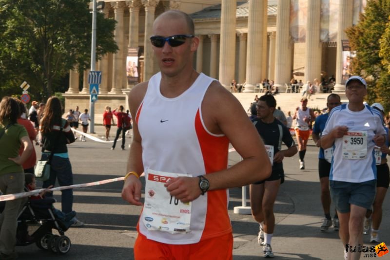 Spar Budapest Maraton futás 2009 spar_budapest_marathon_4410.jpg Spar Budapest Maraton futás Hősök tere, spar_budapest_marathon_4410.jpg