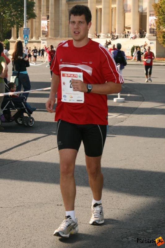 Spar Budapest Maraton futás 2009 spar_budapest_marathon_4413.jpg Spar Budapest Maraton futás Hősök tere, spar_budapest_marathon_4413.jpg