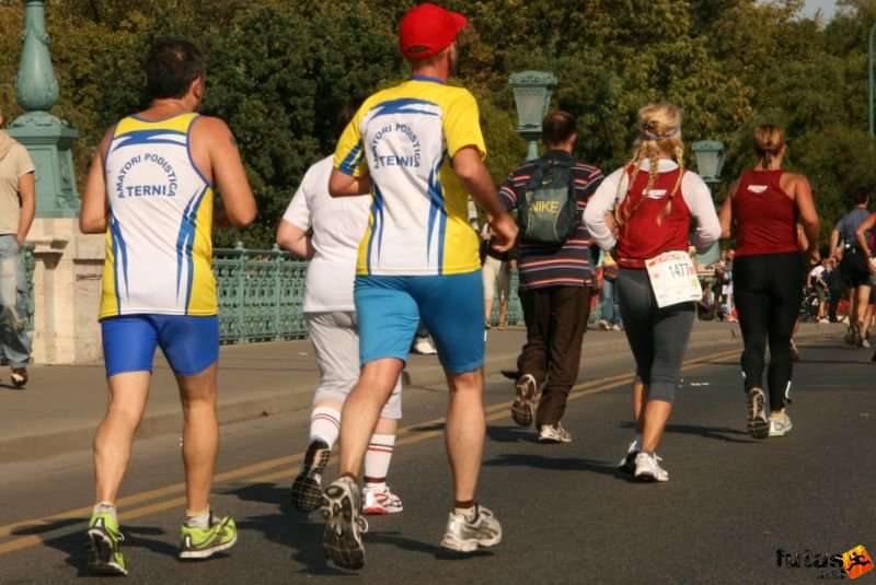 Spar Budapest Maraton 2009 Amatori Podistica Terni Spar Budapest Maraton Running Spar Budapest Marathon Heroes' Square, Amatori Podistica Terni