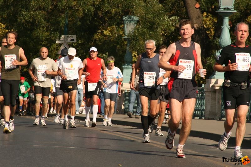 Spar Budapest Maraton futás 2009 Pataki Róbert, Poroszkálók Se, Sárkeresztes Spar Budapest Maraton futás Hősök tere, Pataki Róbert, Poroszkálók Se, Sárkeresztes