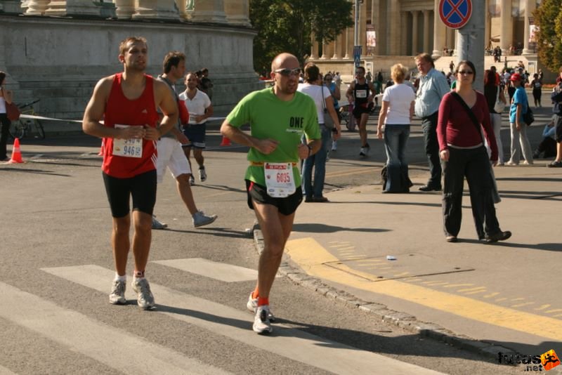 Spar Budapest Maraton 2009 Csomor Zoltán Spar Budapest Maraton Running Spar Budapest Marathon Heroes' Square, Csomor Zoltán