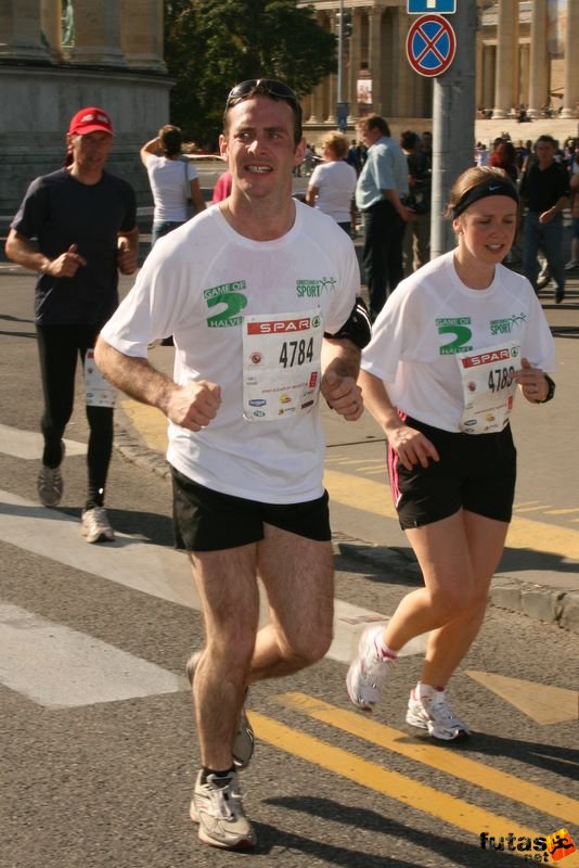 Spar Budapest Maraton futás 2009 Mercer Ralph, Mercer Karen, Belfast Spar Budapest Maraton futás Hősök tere, Mercer Ralph, Mercer Karen, Belfast