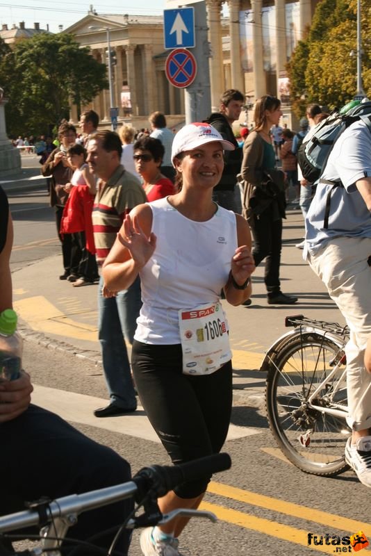 Spar Budapest Maraton futás 2009 Soósné Orgován Mónika Spar Budapest Maraton futás Hősök tere, Soósné Orgován Mónika