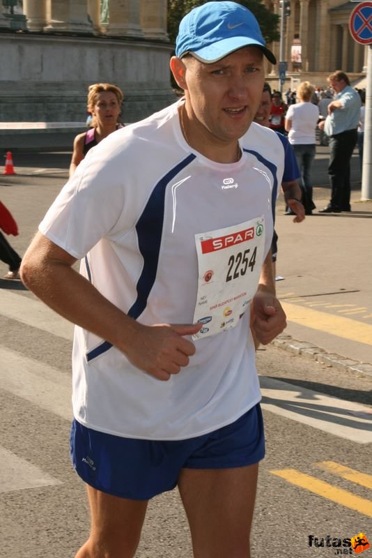 Spar Budapest Maraton 2009 Karner László, Csévharaszt Spar Budapest Maraton Running Spar Budapest Marathon Heroes' Square, Karner László, Csévharaszt