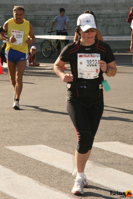 Spar Budapest Maraton futás 2009 Kela Leena, Finland Pesiokyla Spar Budapest Maraton futás Hősök tere, Kela Leena, Finland Pesiokyla