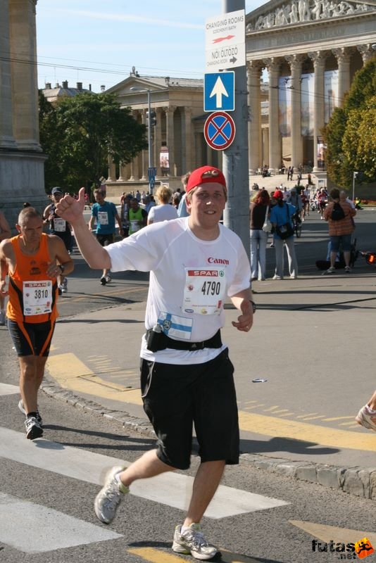 Spar Budapest Maraton 2009 Heinonen Mika, Finland, VANTAA Spar Budapest Maraton Running Spar Budapest Marathon Heroes' Square, Heinonen Mika, Finland, VANTAA
