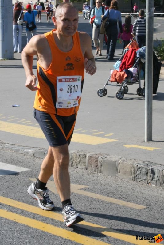 Spar Budapest Maraton 2009 Orefice Raffaele, Italy Napoli Spar Budapest Maraton Running Spar Budapest Marathon Heroes' Square, Orefice Raffaele, Italy Napoli