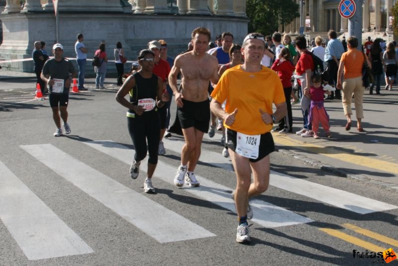 Spar Budapest Maraton 2009 Vass János, Budapest Spar Budapest Maraton Running Spar Budapest Marathon Heroes' Square, Vass János, Budapest