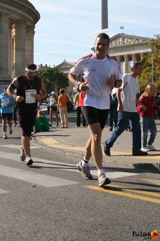 Spar Budapest Maraton 2009 Bocskor Imre Spar Budapest Maraton Running Spar Budapest Marathon Heroes' Square, Bocskor Imre