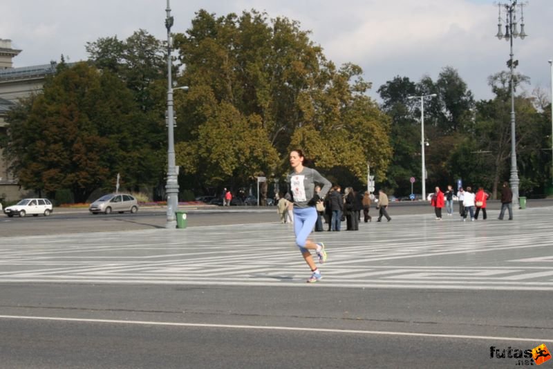 Coca-Cola Női Futás Vanek Margit női futás 2. helyezés Coca-Cola Női Futás, Budapest Női Futógála, Hősök tere, Vanek Margit női futás 2. helyezés