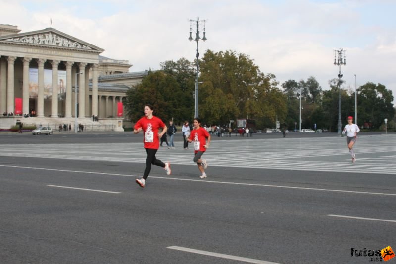 Coca-Cola Női Futás coca_cola_futogala_298.jpg Coca-Cola Női Futás, Budapest Női Futógála, Hősök tere, coca_cola_futogala_298.jpg